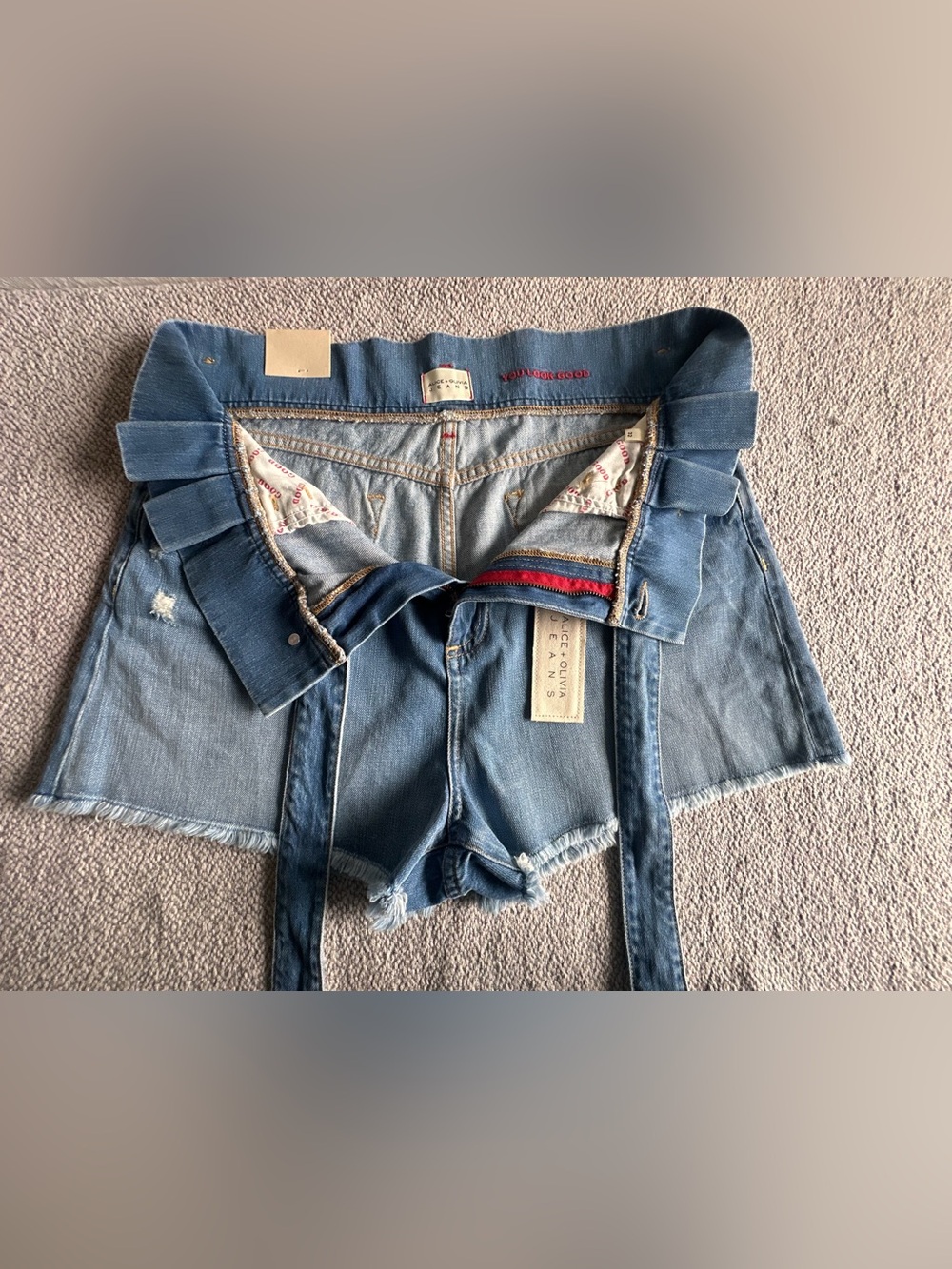 Alice + Olivia Paperbag Denim Shorts High Waist Belted
Distressed Sz 32 NWT - Picture 14 of 16